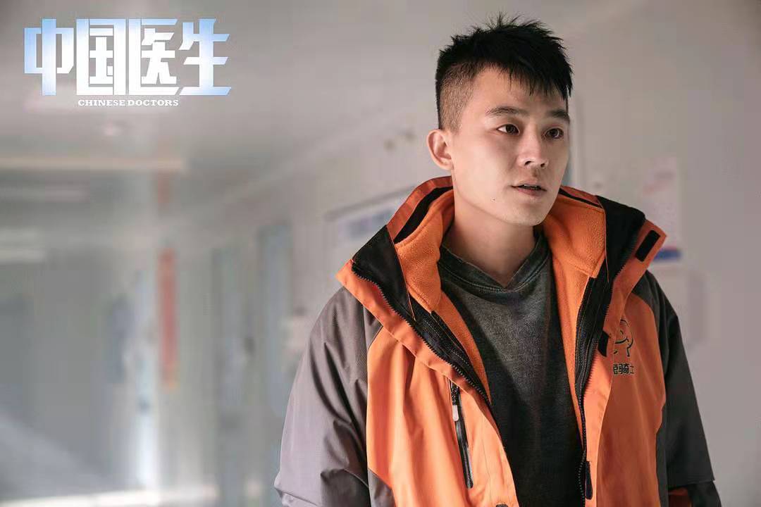 简介:片名:中国医生类型:剧情导演:刘伟强主演:张涵予,袁泉,朱亚文